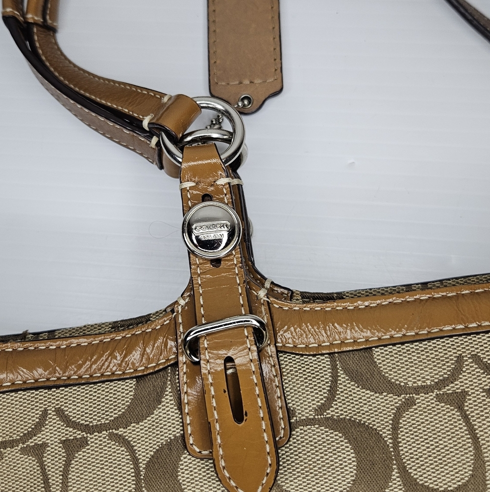 Coach Brown Signature Gallery Tote – Medium Canvas & Leather – Tan – Zip - Picture 10 of 16